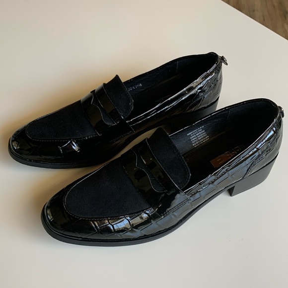 Women’s size 8 1/2 (size 26) crop black loafer shoes - Picture 1 of 11